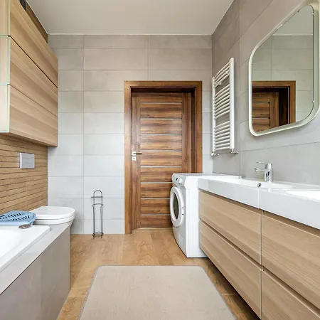 Trawowa Spacious House By Bookinghost