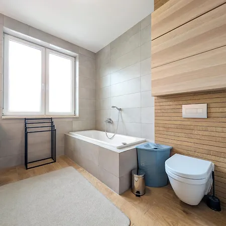 Trawowa Spacious House By Bookinghost * Wrocław