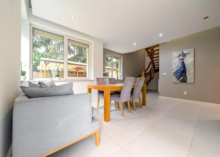 Villa Trawowa Spacious House By Bookinghost Wroclaw