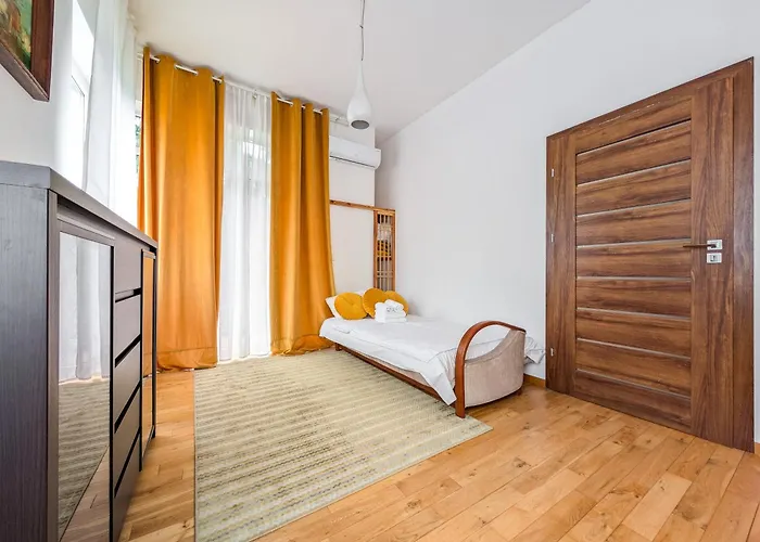 Villa Trawowa Spacious House By Bookinghost *